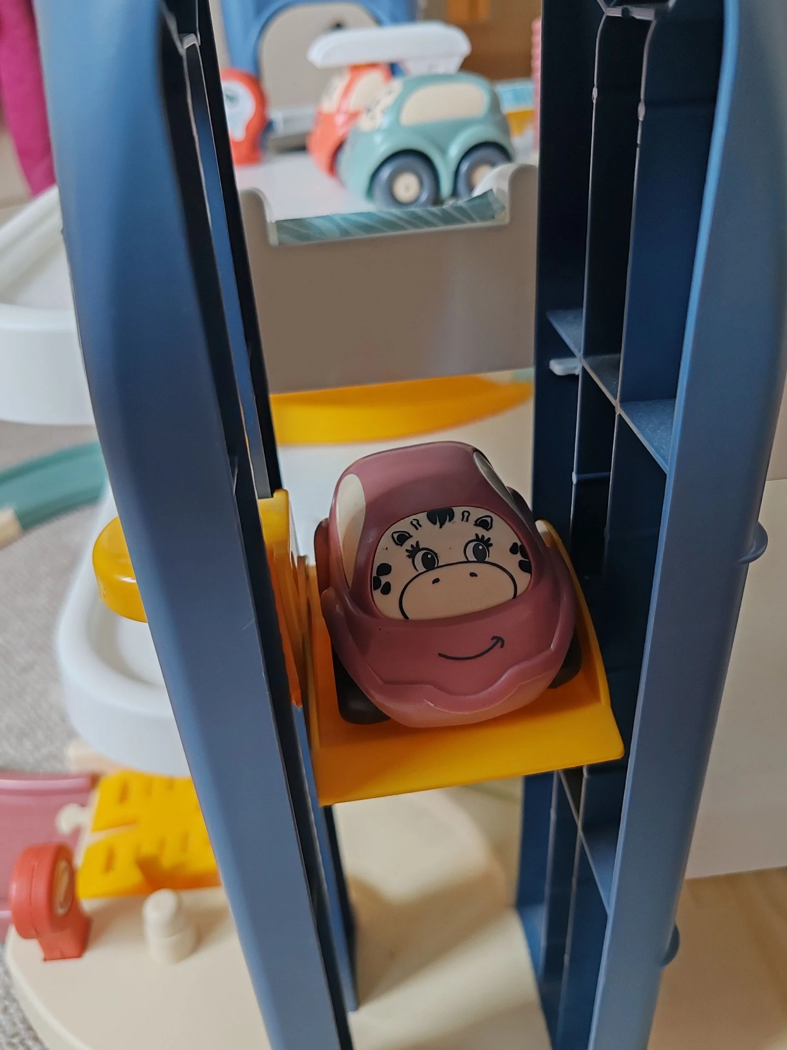 Little Smoby garage – photo 8